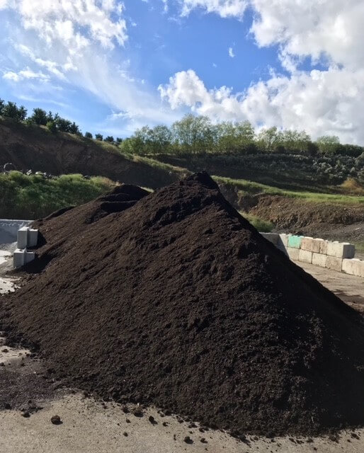 stemilt-compost-finished-pile