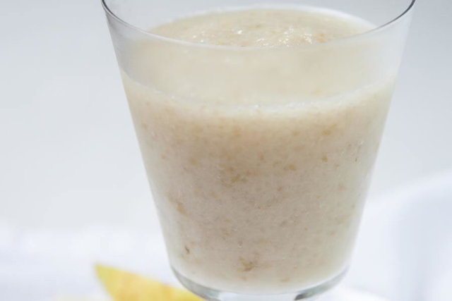 Pear & Almond Milk Ice Smoothie