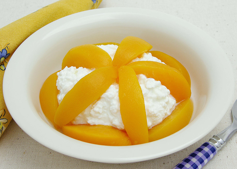 Cottage Cheese with Peaches