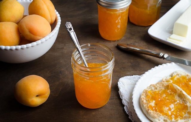 Apricot-Freezer-Jam