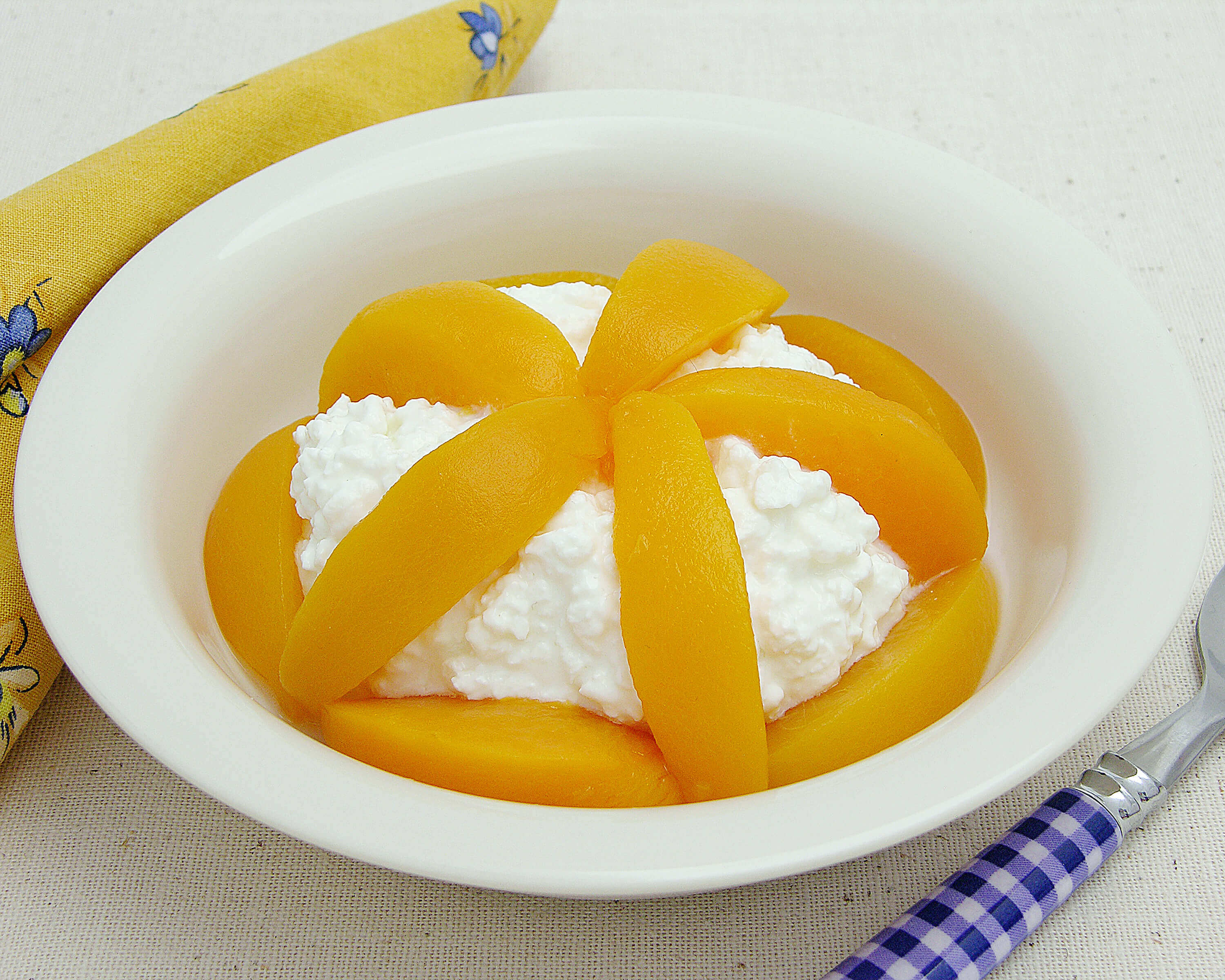 Cottage Cheese with Peaches