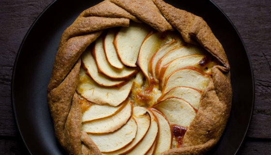 Apple, Cheddar & Onion Galette