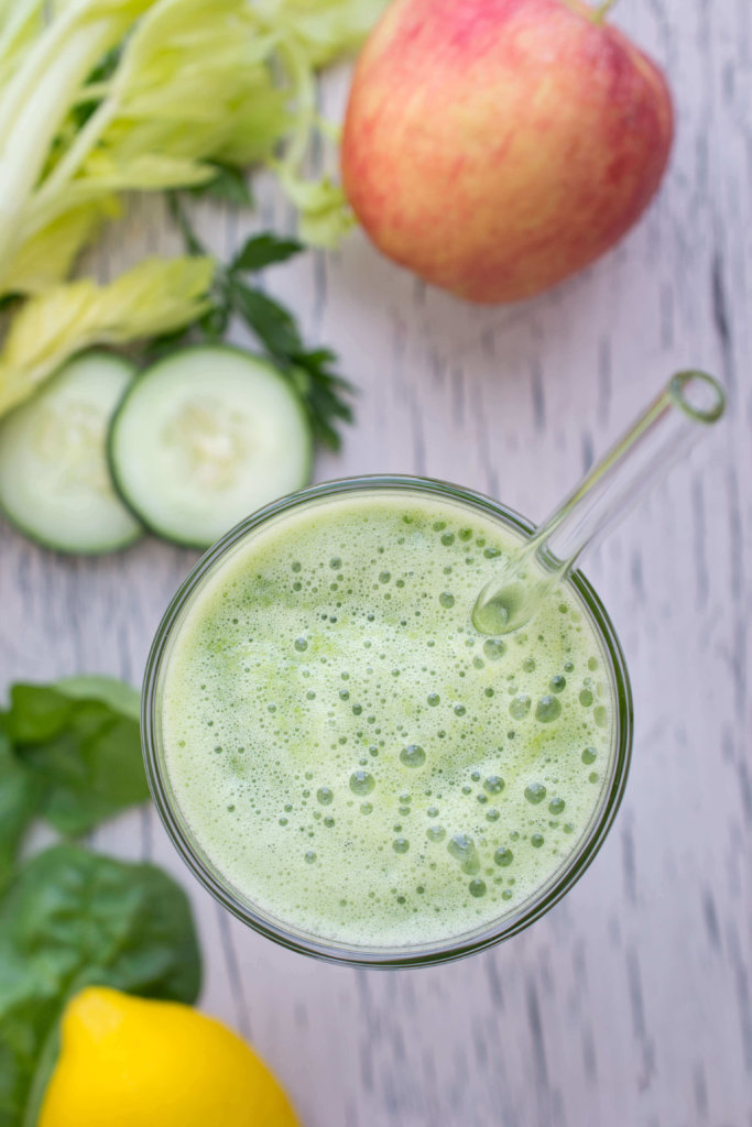 117 Green Detox Juice with Tart Apples