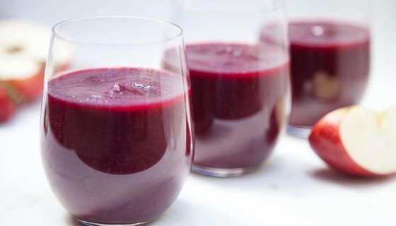 Cool Beet Smoothie with Sweet Apples