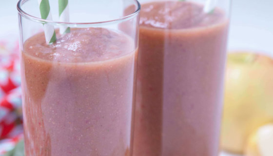 Tart Apple, Strawberry & Basil Hidden Greens Smoothie