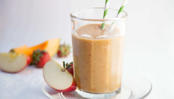 Easy Breezy Smoothie with Sweet Apples