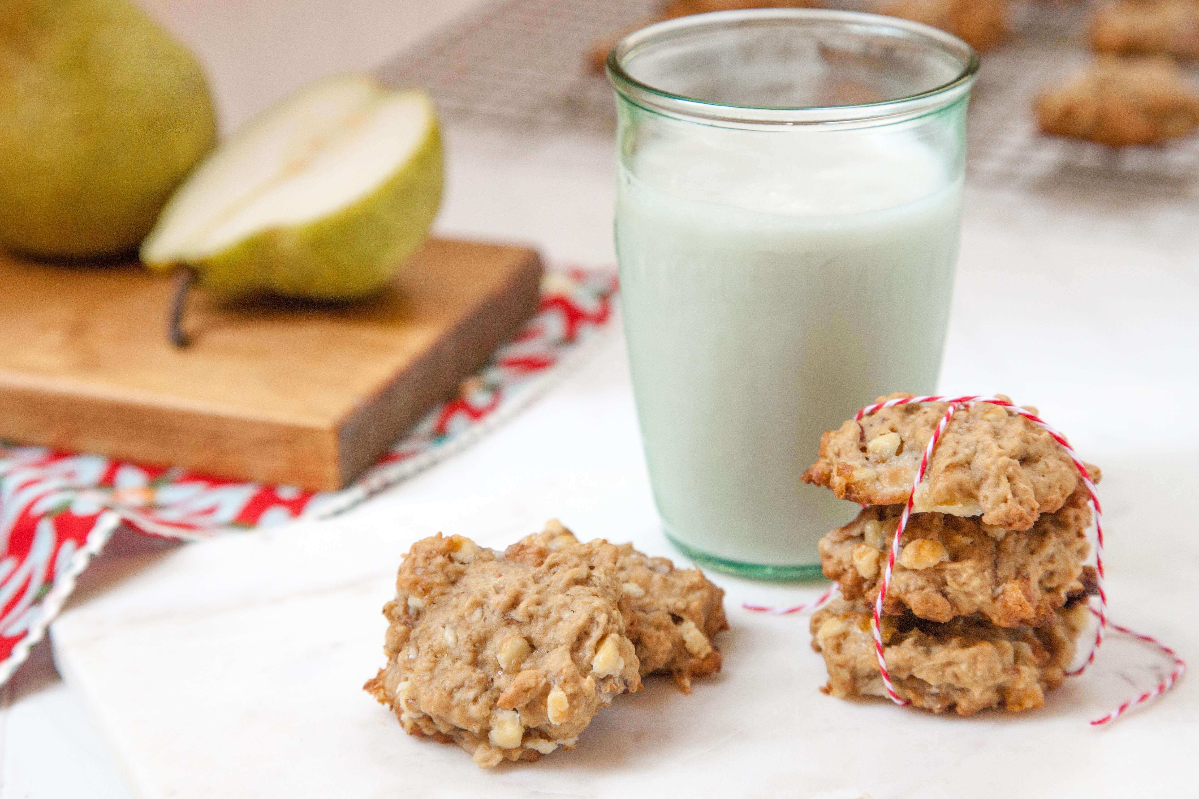 Pear, White Chocolate & Almond Oatmeal Cookies