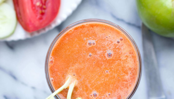 Tomato Vegetable Juice with Sweet Apples