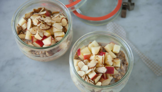 Overnight Oatmeal with Apples