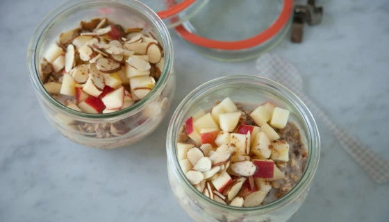 Overnight Oatmeal with Apples