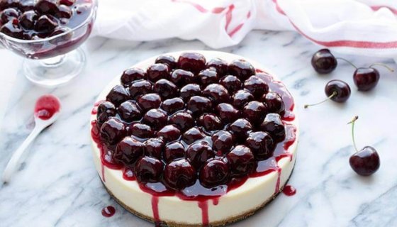 Fresh Cherry Cheesecake