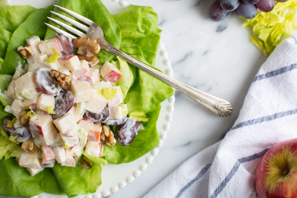 4756 Classic Waldorf Salad Light 4