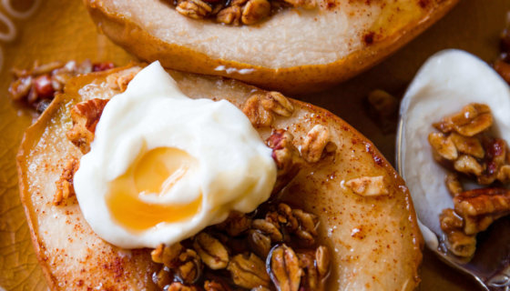 Simple Maple Vanilla Baked Pears