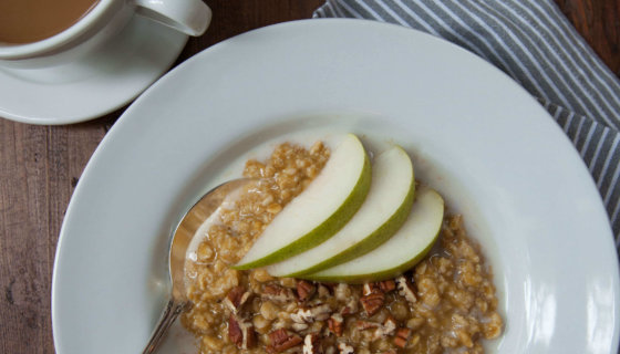 Pear-Pecan Pumpkin Oatmeal