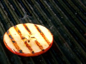 947 947 grilled apple