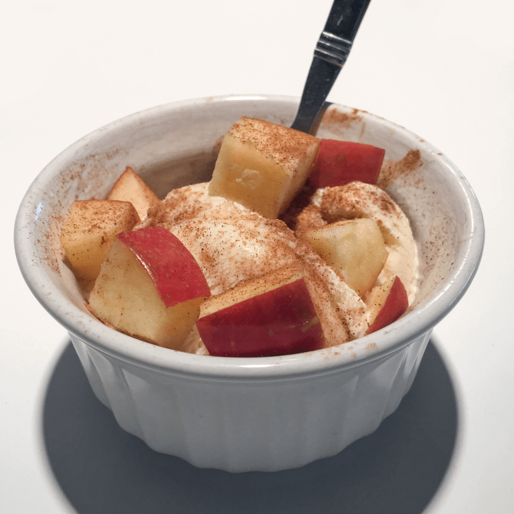 965 965 Ice Cream w Apples Cinnamon