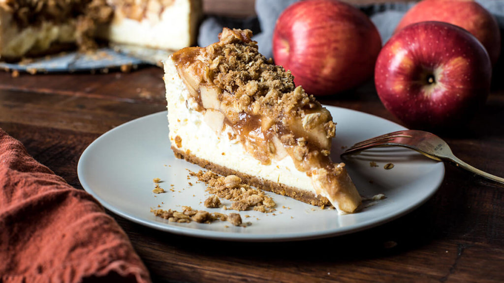 apple crisp cheesecake