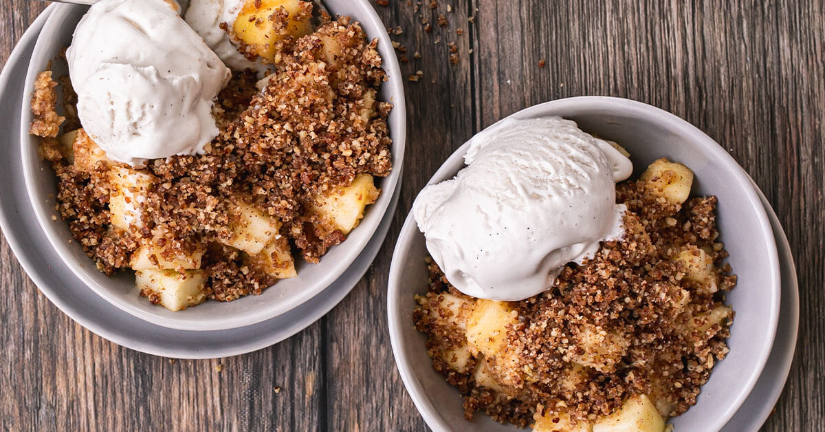 Raw Apple Crumble with Rave® Apples