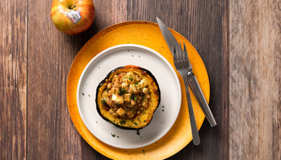 Vegetarian Stuffed Acorn Squash with Apples