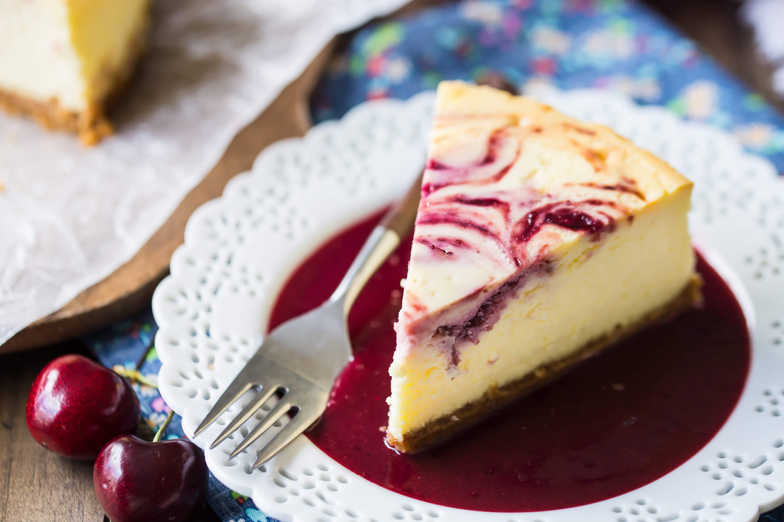 Cherry Swirl Cheesecake with Cherry Sauce, perfect bougie dessert recipes